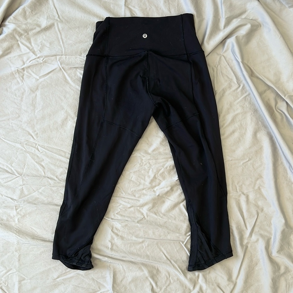 [Lululemon] Essential Rhythm High-Waisted Crop - size 8 - Picture 2 of 4